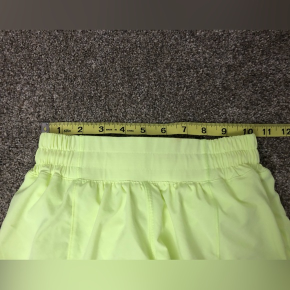 Lululemon Hotty Hot Low-Rise Lined Short 4" in Electric Lemon Size 2 Neon - Picture 4 of 16